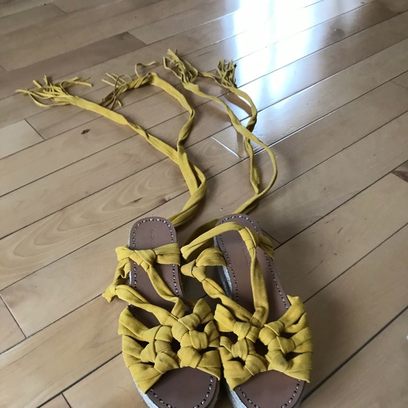 Shoes - Sunny yellow sandal